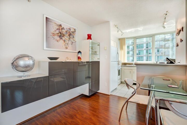 Property Photo:  555 Jervis Street 1505  BC V6E 4N1 