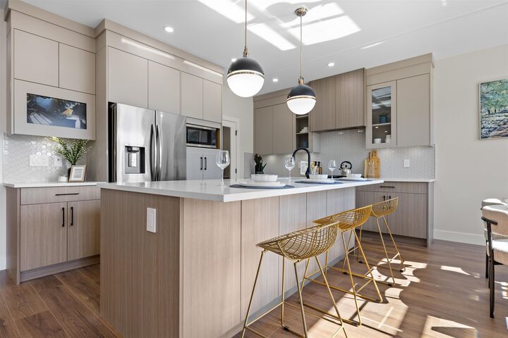 Property Photo: 7531 Dunsmuir Street B BC V2V 4B5