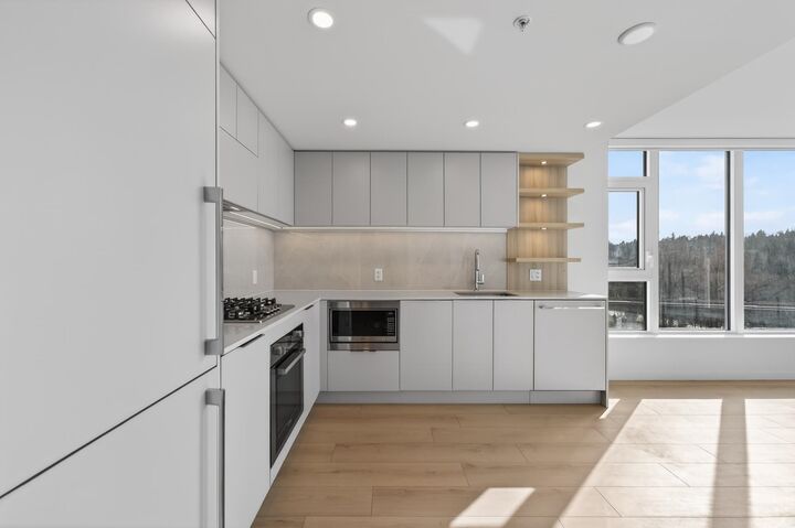 311 Alderson Avenue 408 — photo 1