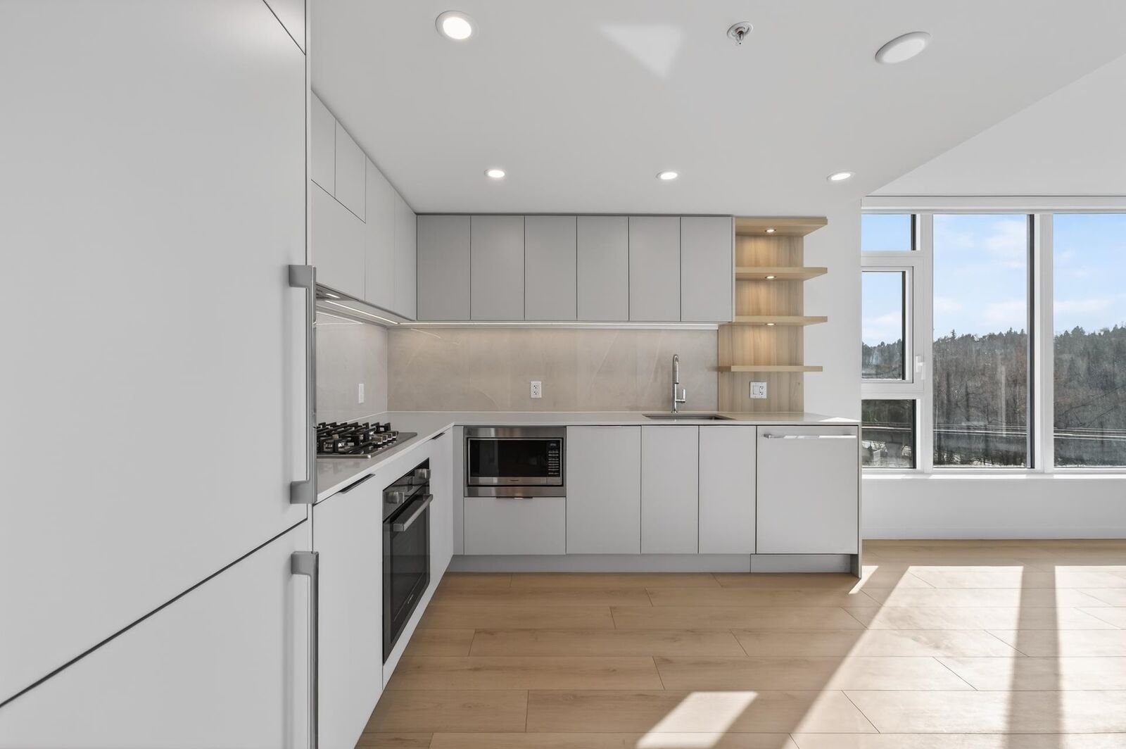 Property Photo: 311 Alderson Avenue 408 BC V3K 0K3
