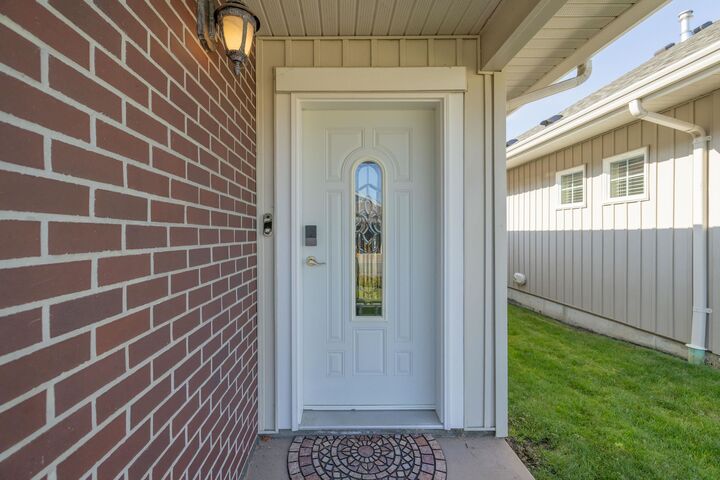 Property Photo: 45824 Stevenson Road 16 BC V2R 5W5