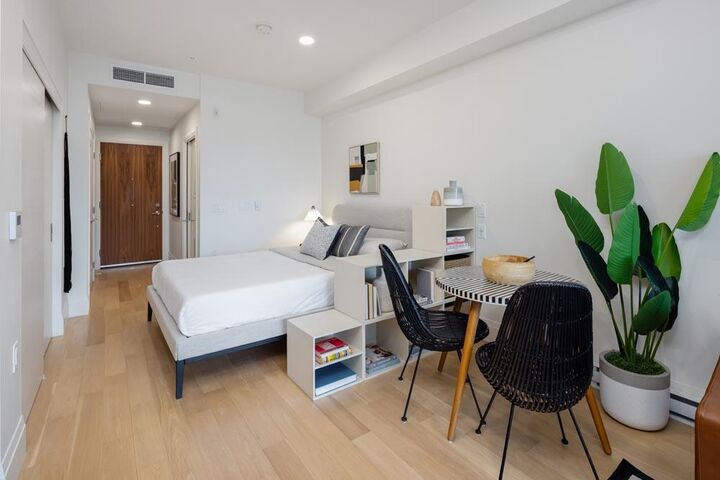 Property Photo: 2550 Garden Drive 410 BC V5N 4X6