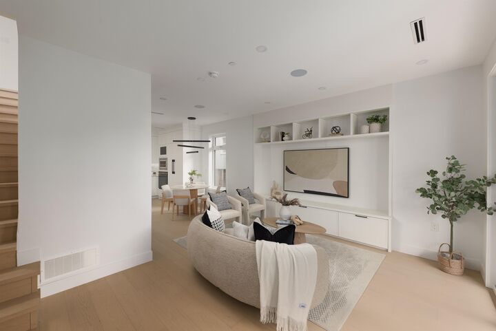 Property Photo: 419 W 23rd Avenue 2 BC V5Y 2H5