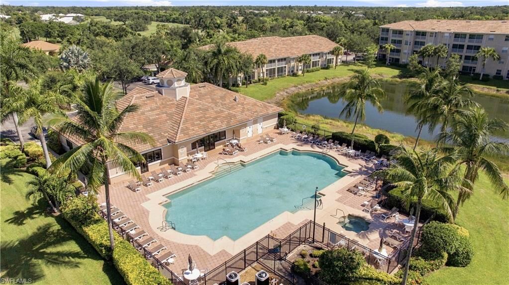 Property Photo: 8450 Kingbird Loop 432 FL 33967