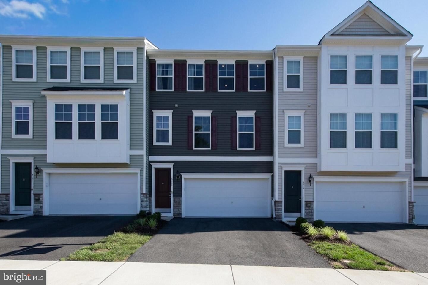 Property Photo: 4014 Shire Meadow Lane VA 22172