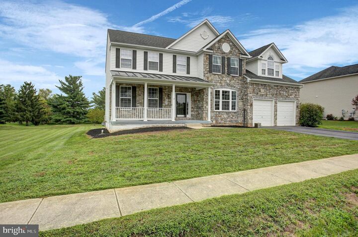 Property Photo: 231 Scarlet Circle PA 17225