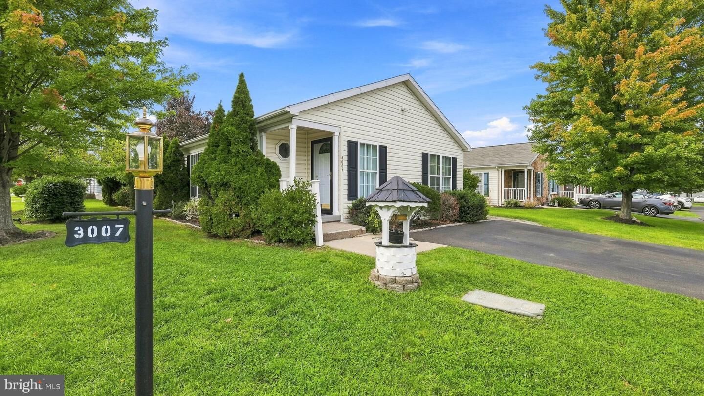 Property Photo:  3007 Inkberry Cir N  PA 19454 