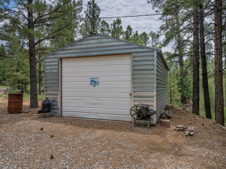 Property Photo: 590 Jacks Canyon Drive AZ 86024