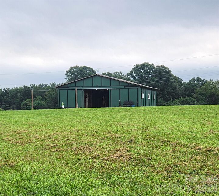 Property Photo:  2915 Texs Fish Camp Road  NC 28612 