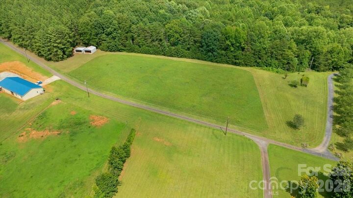 Property Photo:  02 Fishermans Lane 2  NC 28650 