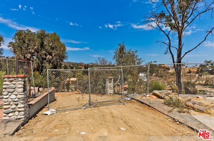 Property Photo:  16503 Las Casas Pl  CA 90272 