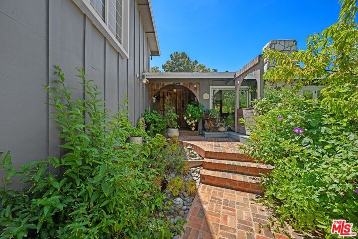 Property Photo: 16582 Calneva Dr CA 91436