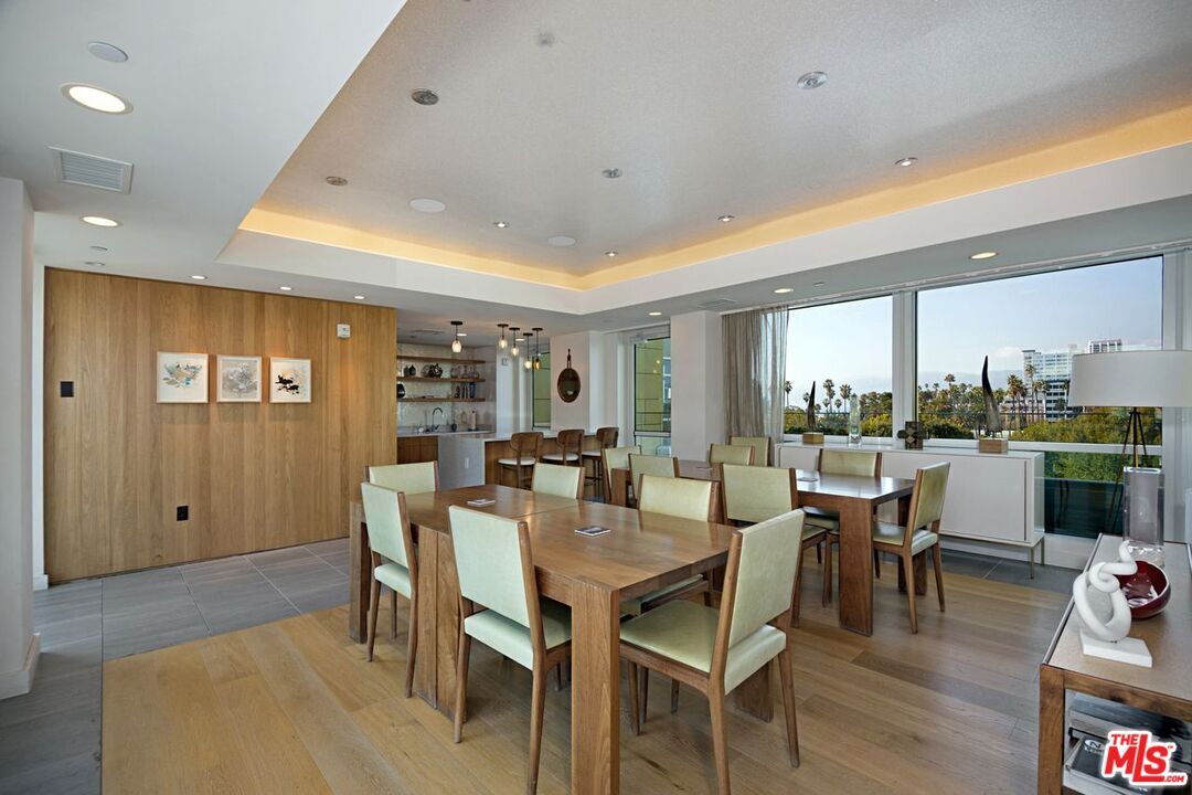 Property Photo:  1705 Ocean Ave, Unit 103  CA 90401 
