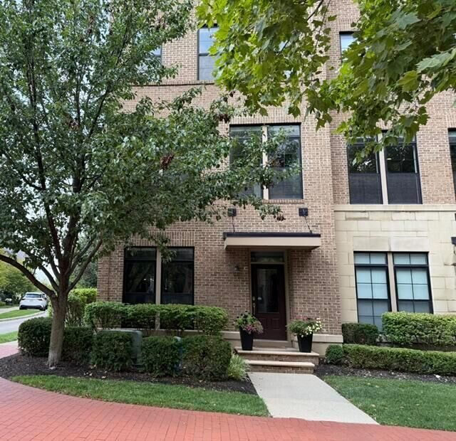 Property Photo:  888 Burr Avenue  OH 43212 