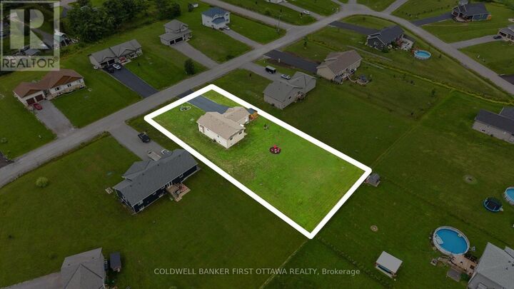 Property Photo:  216 Owen Lucas Street  ON K7S 3G8 