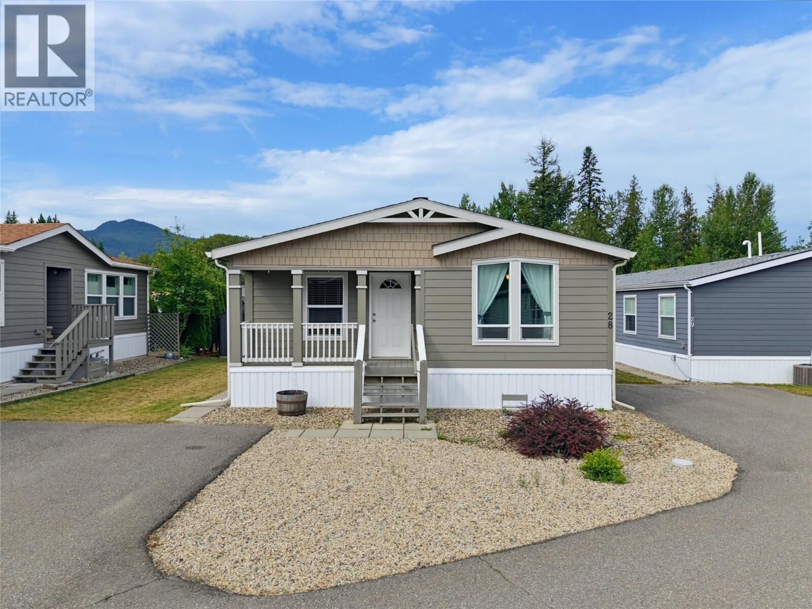 Property Photo: 4811 10A Avenue Northeast 28 BC V1E 1C5
