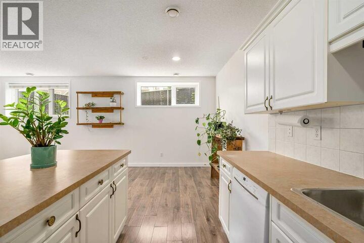 Property Photo:  116 First Street  AB T4C 1Z3 