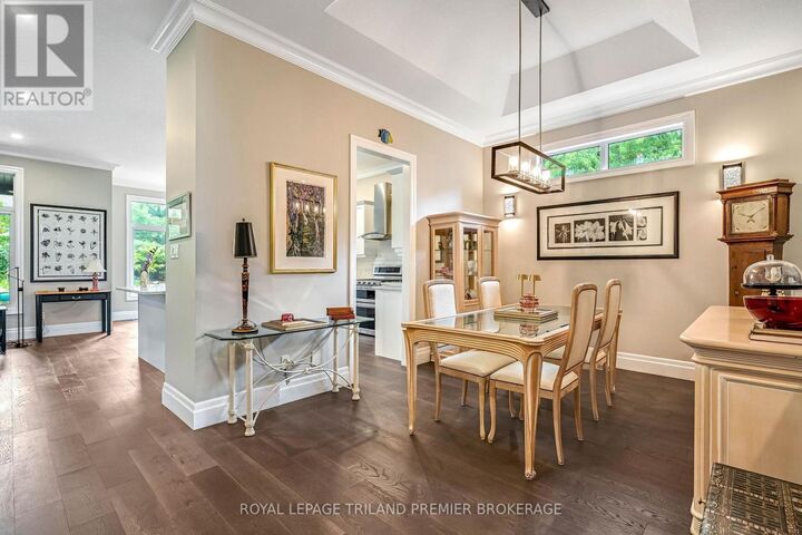 Property Photo: 249 Delacourt Road ON N6G 0H3