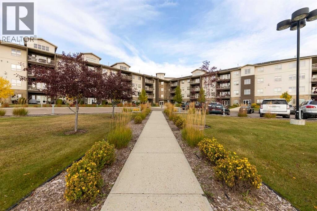 Property Photo:  4102 69 Avenue  AB T9V 2H9 