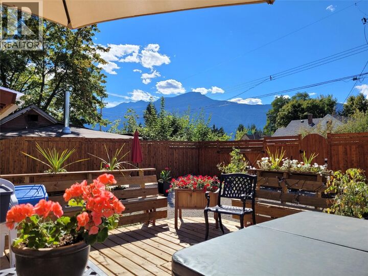 Property Photo: 204A 5th Avenue Northwest BC V0G 1R0