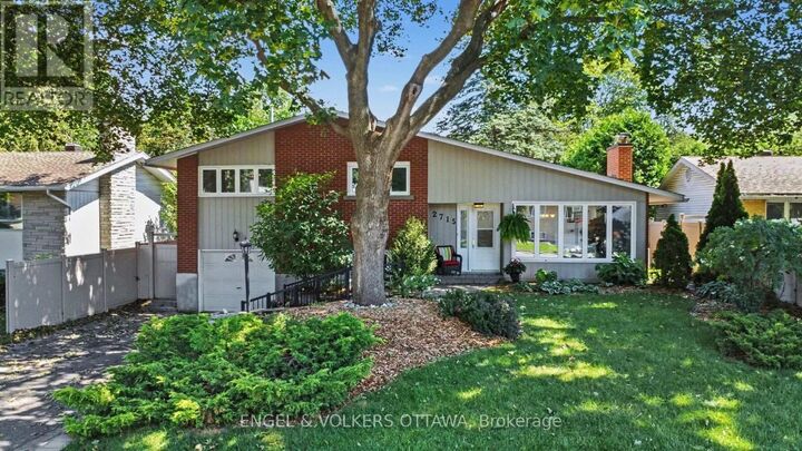 2715 Colman Street — photo 1
