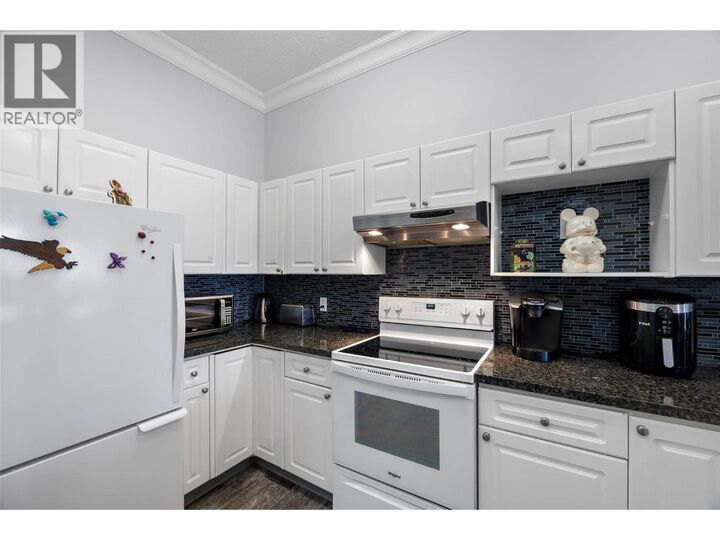 Property Photo: 712 Sahali Terrace 508 BC V2C 6T2