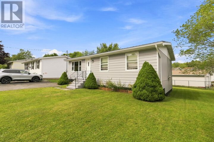 11 Savona Court — photo 1