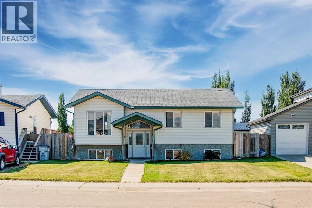 Property Photo:  2521 11 Avenue  AB T9W 1W2 