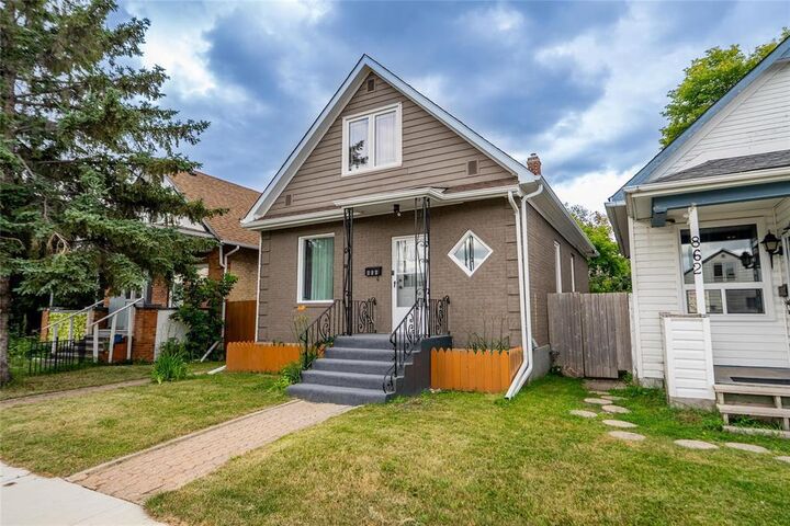 Property Photo: 860 Mountain Avenue MB R2X 1C3