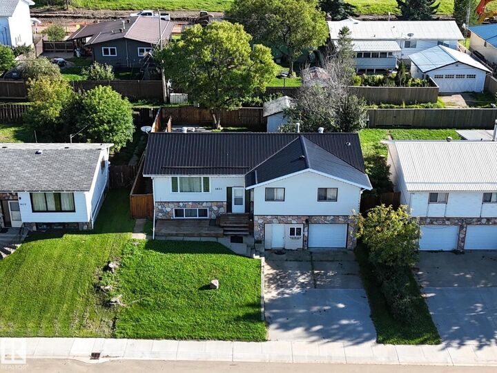 Property Photo: 4631 47 Av AB T0E 0T0