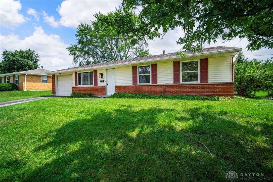 Property Photo: 7700 Remmick Lane OH 45424