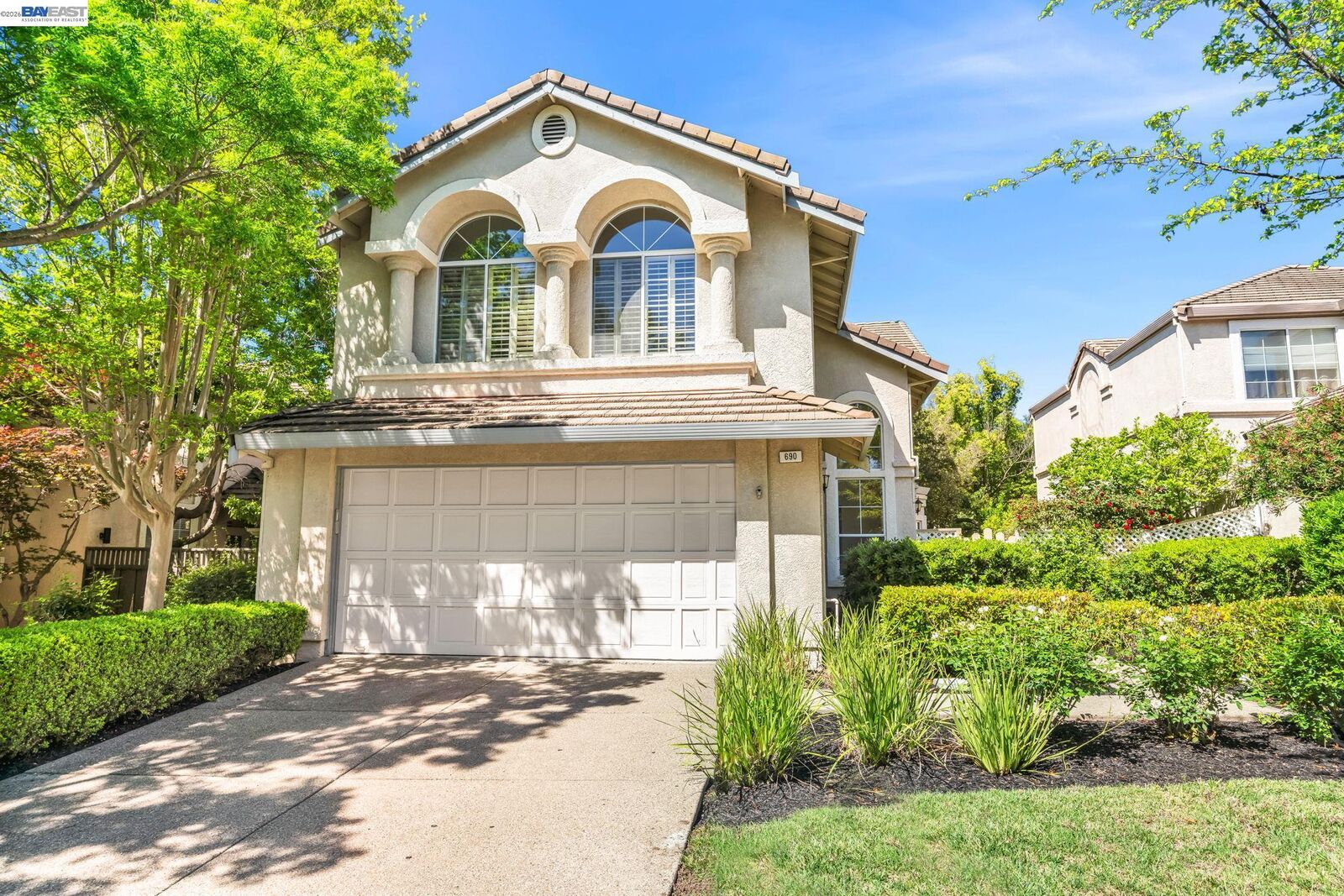 Property Photo: 690 Glasgow Cir CA 94526