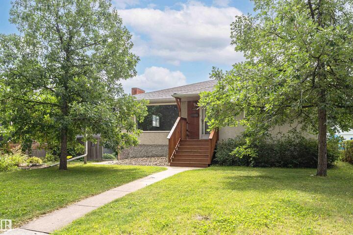 Property Photo:  11139 62 Avenue NW  AB T6H 1N3 