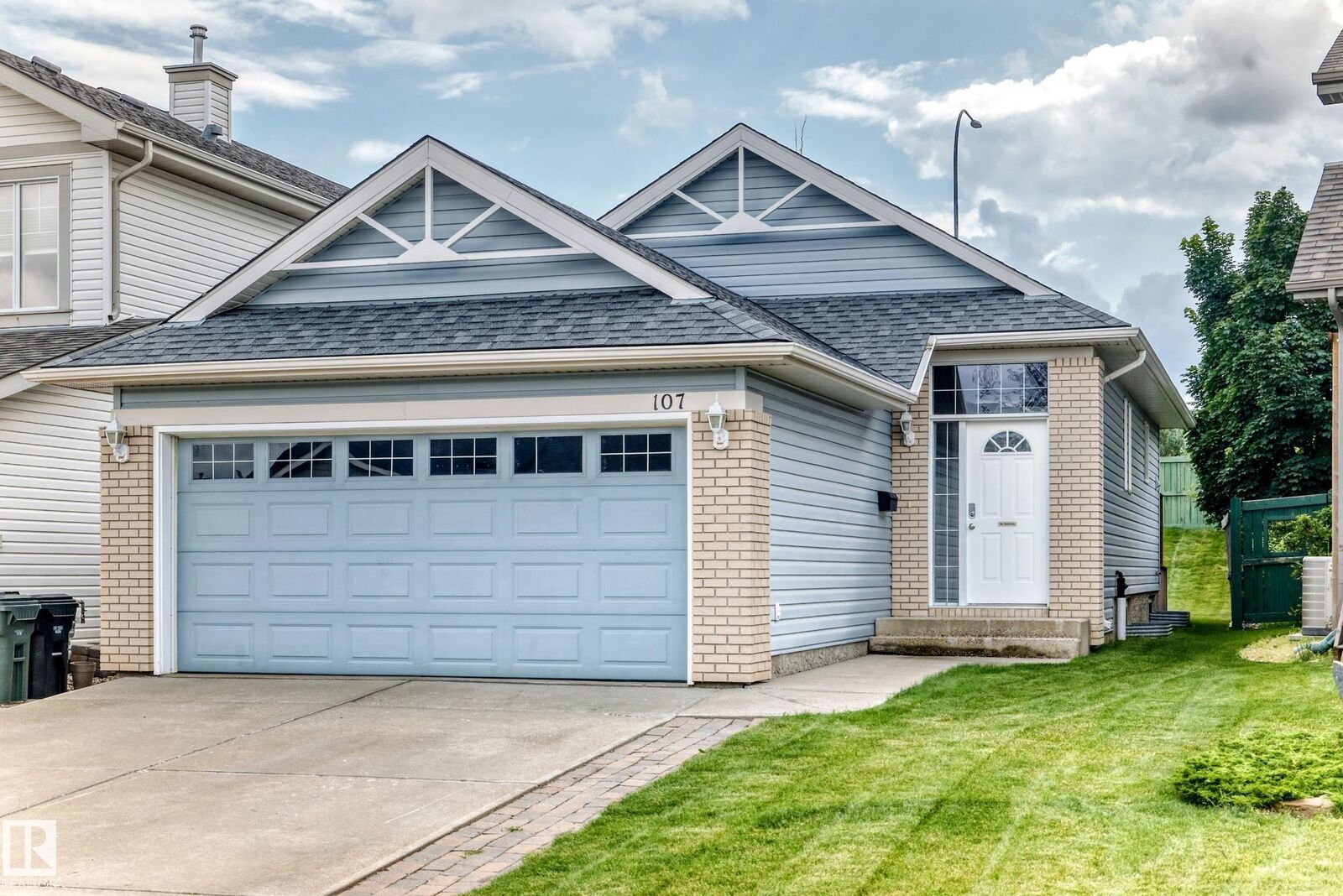Property Photo:  107 Chestermere Crescent  AB T8H 2W6 