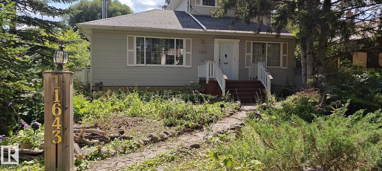 Property Photo: 11643 76 Avenue NW AB T6G 0K9