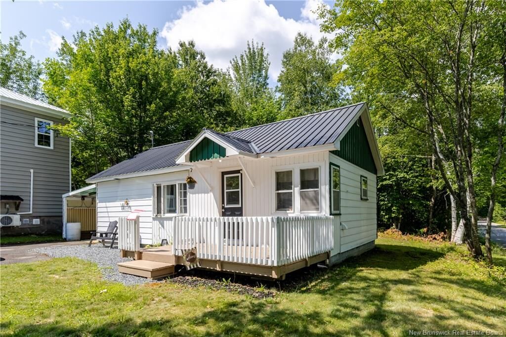 Property Photo:  35 First Avenue  NB E6J 1S3 