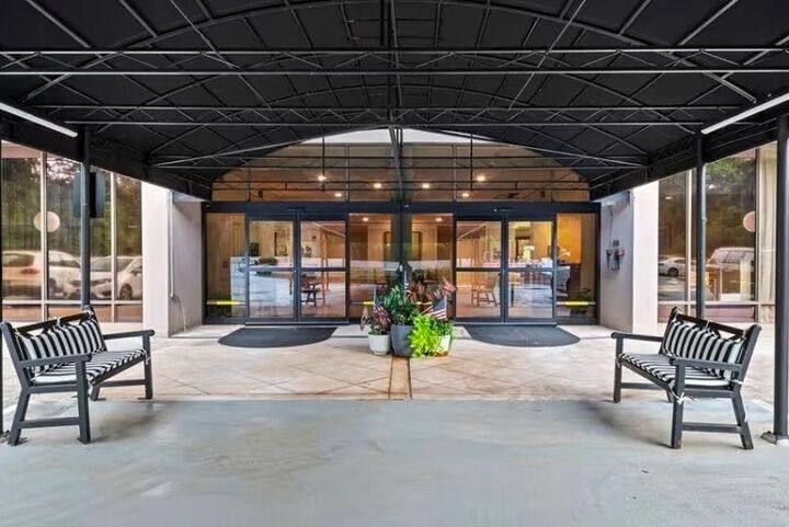Property Photo:  3530 Piedmont Road NE M1  GA 30305 