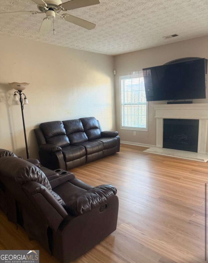 Property Photo: 5347 Langston Way GA 30071