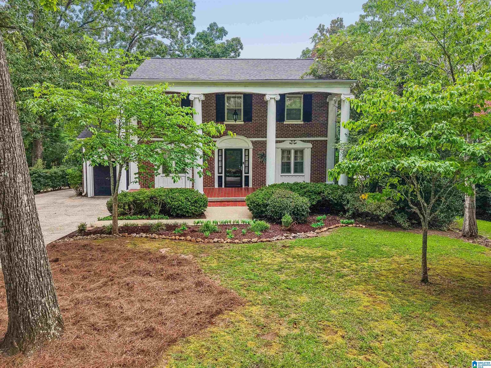 Property Photo:  200 Fairway Drive  AL 36207 