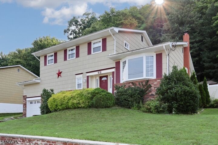 Property Photo:  62 Molinari Dr  NJ 07465 