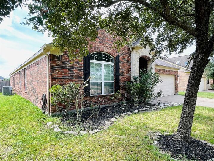 Property Photo:  4702 Sedgewood Drive  TX 77471 