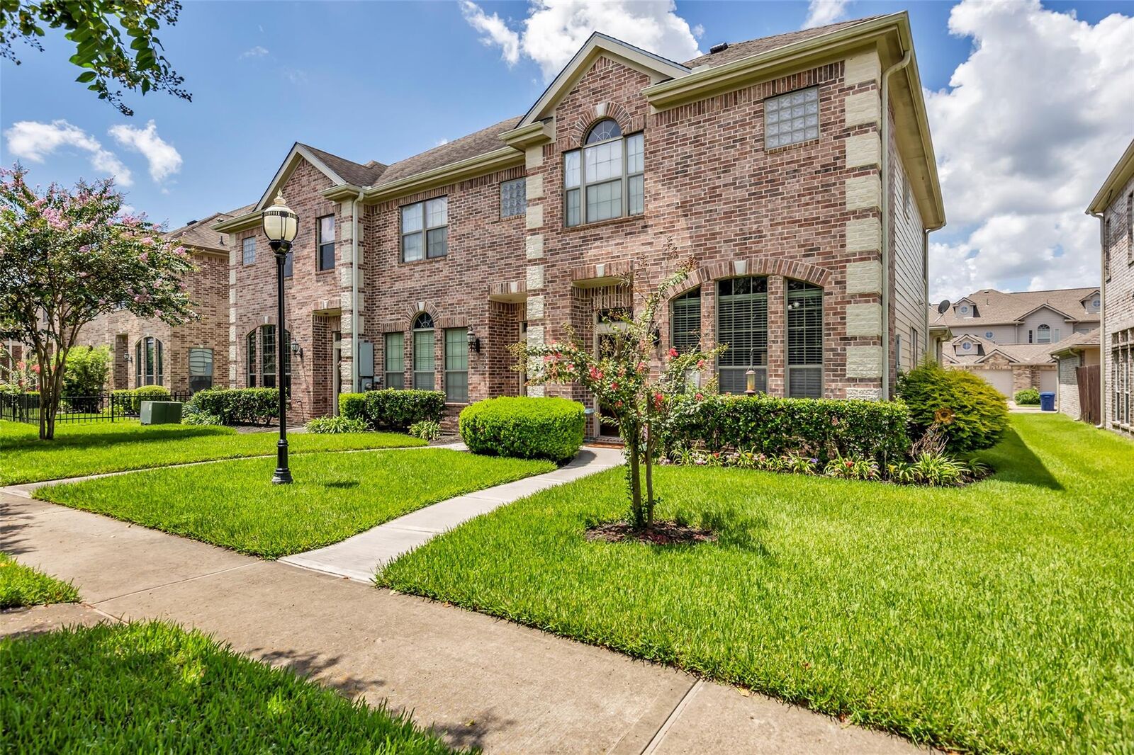 Property Photo: 2719 Windy Thicket Lane TX 77082