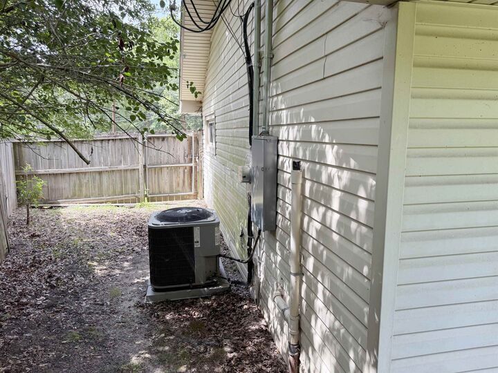 Property Photo: 409 W Henderson St. TX 75684