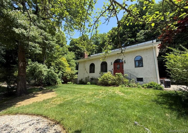 Property Photo:  107 Stephenson Terrace  NY 10510 