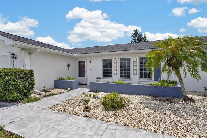 Property Photo: 1743 Coco Palm Circle FL 33573