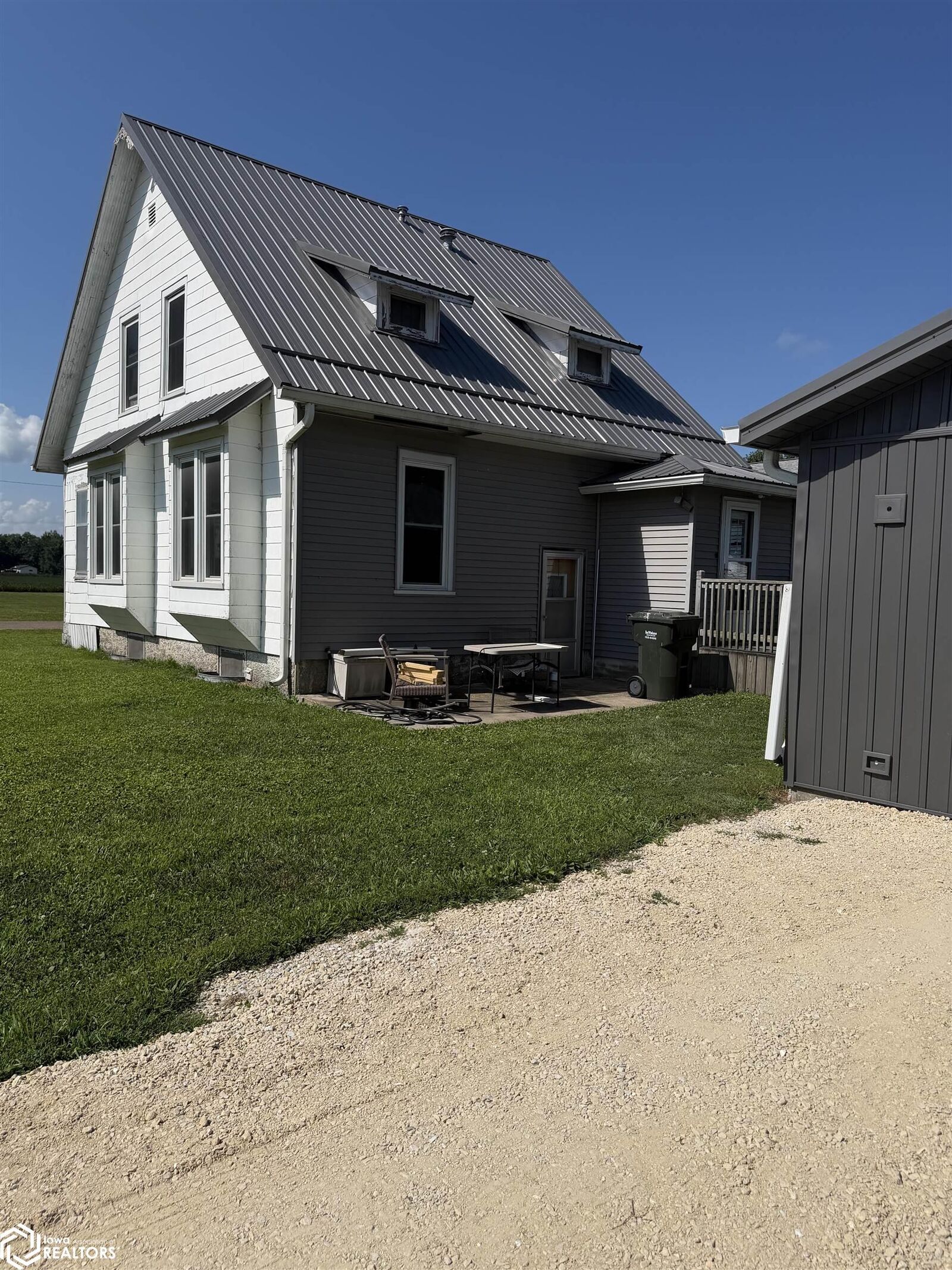 Property Photo: 308 E Seymour Street IA 52623