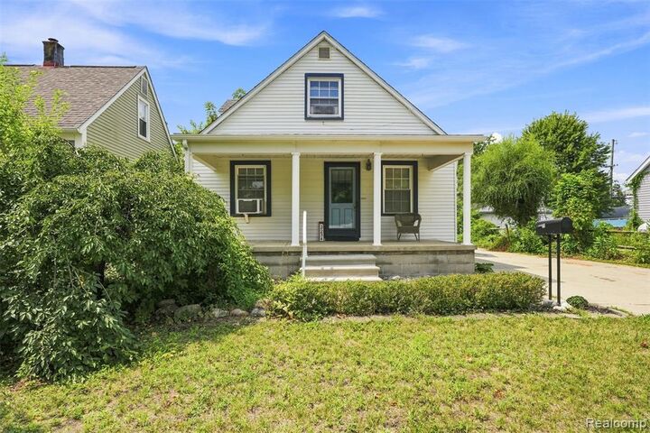 Property Photo:  2234 Grange Road  MI 48183 2210 