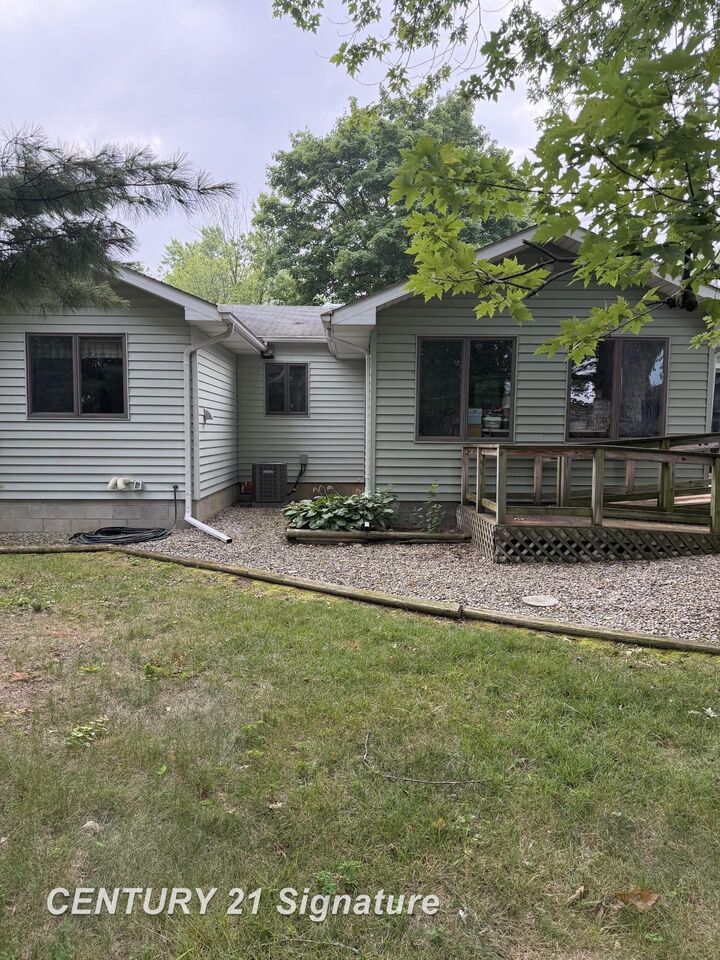 Property Photo:  1368 Winfield Drive  MI 48473 