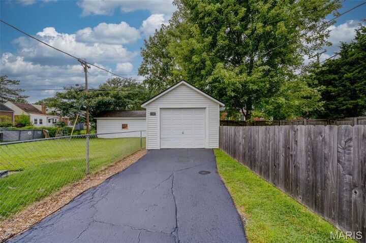Property Photo:  2307 Brown Road  MO 63114 