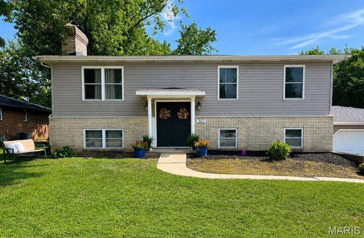 Property Photo: 307 Hazel Street IL 62294